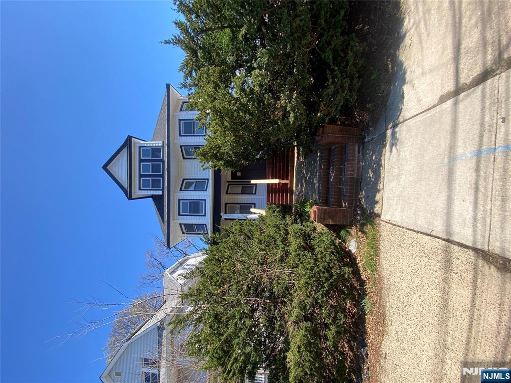 72-74 Ingraham Place - Photo 3