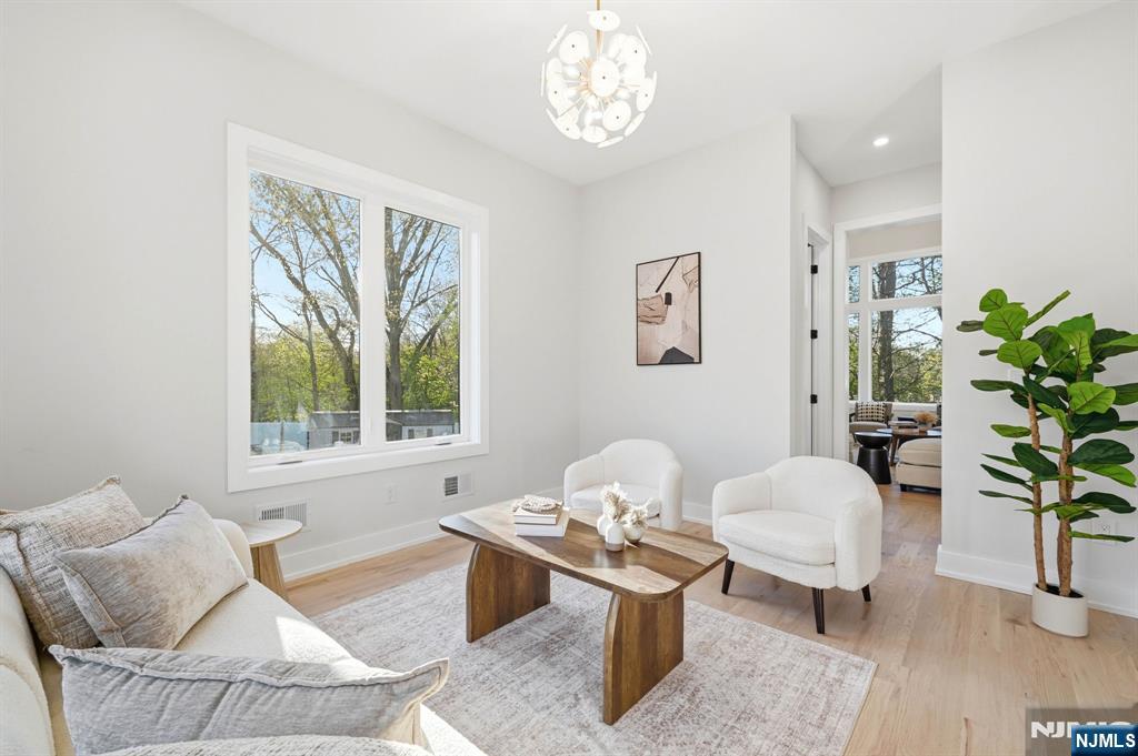 11 Elmwood Court - Photo 4