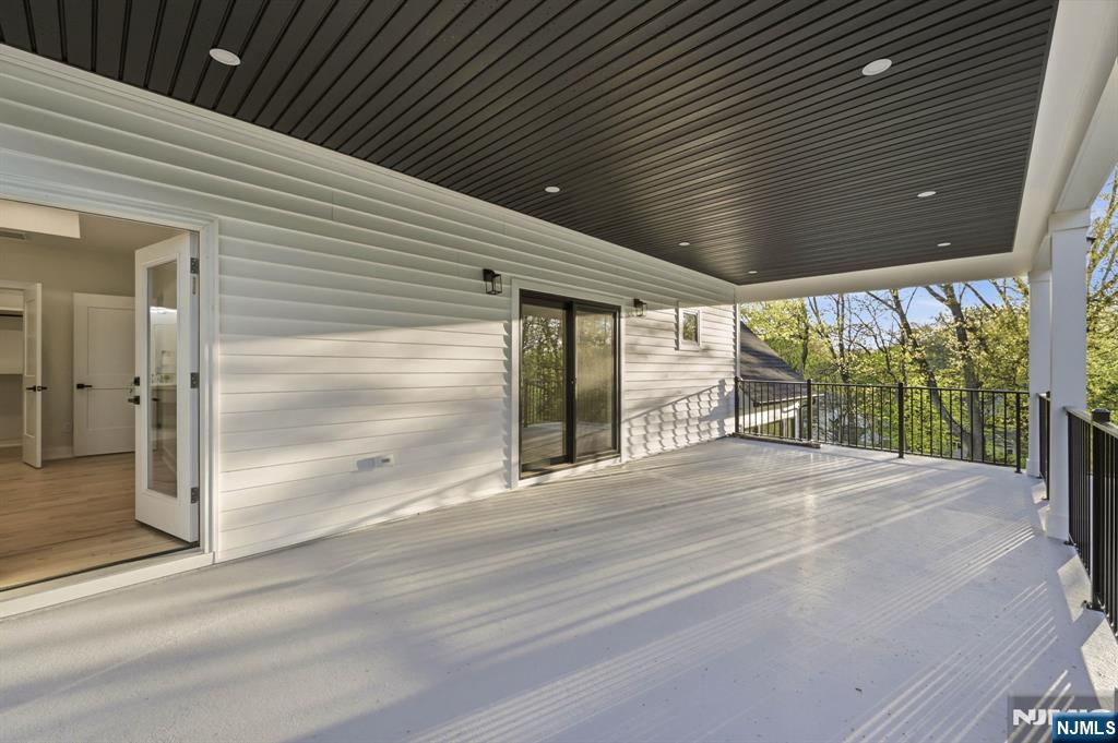 11 Elmwood Court — photo 37