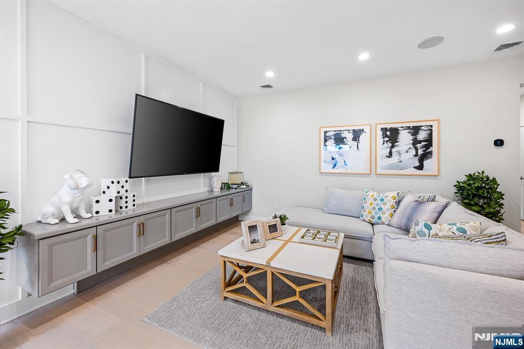 15 Muirfield, River Vale, NJ, 07675