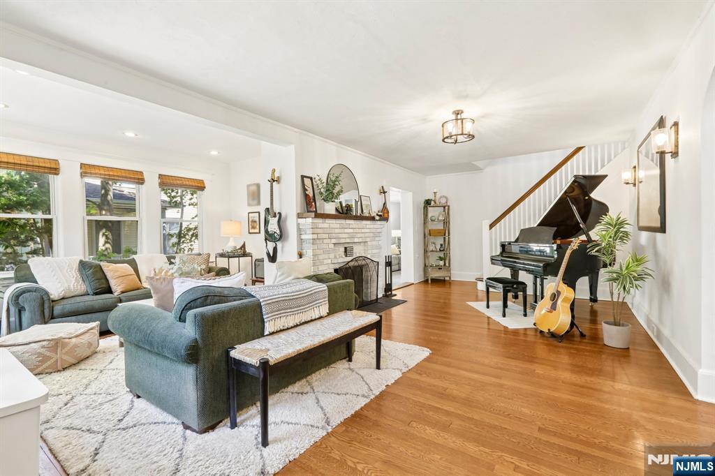 243 Lincoln Avenue - Photo 5