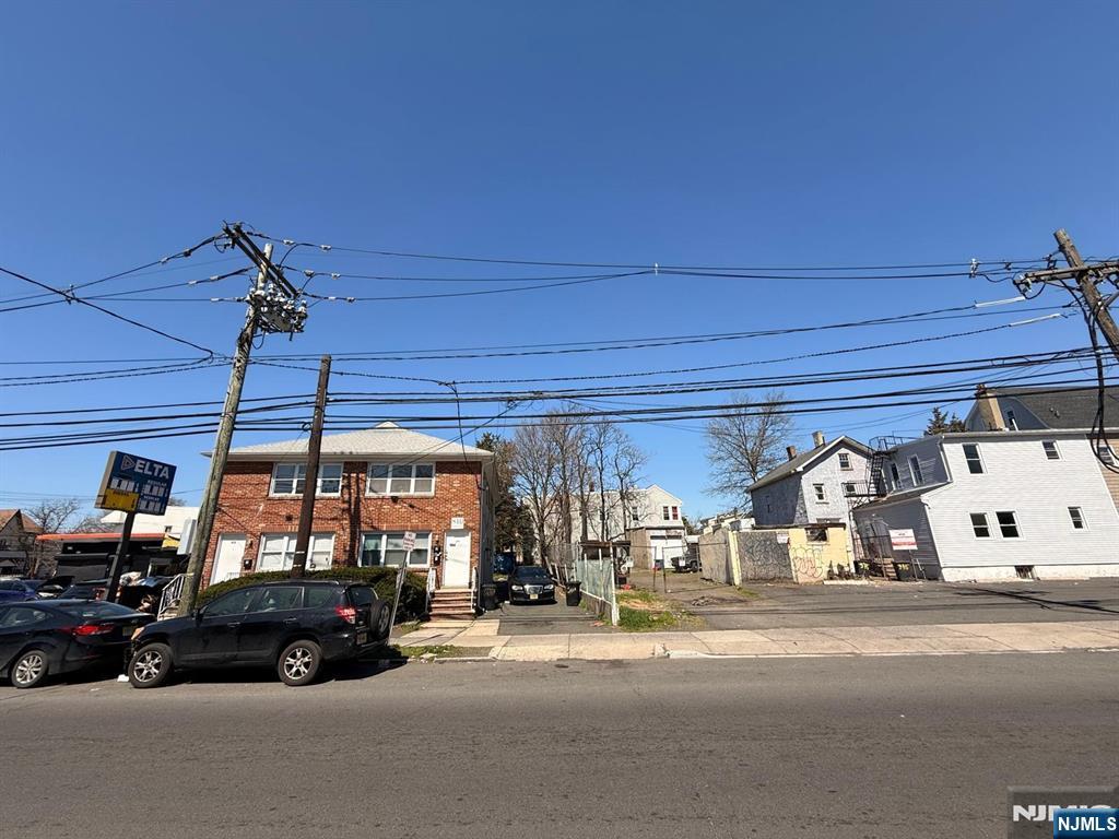 810 18th Avenue - Photo 2