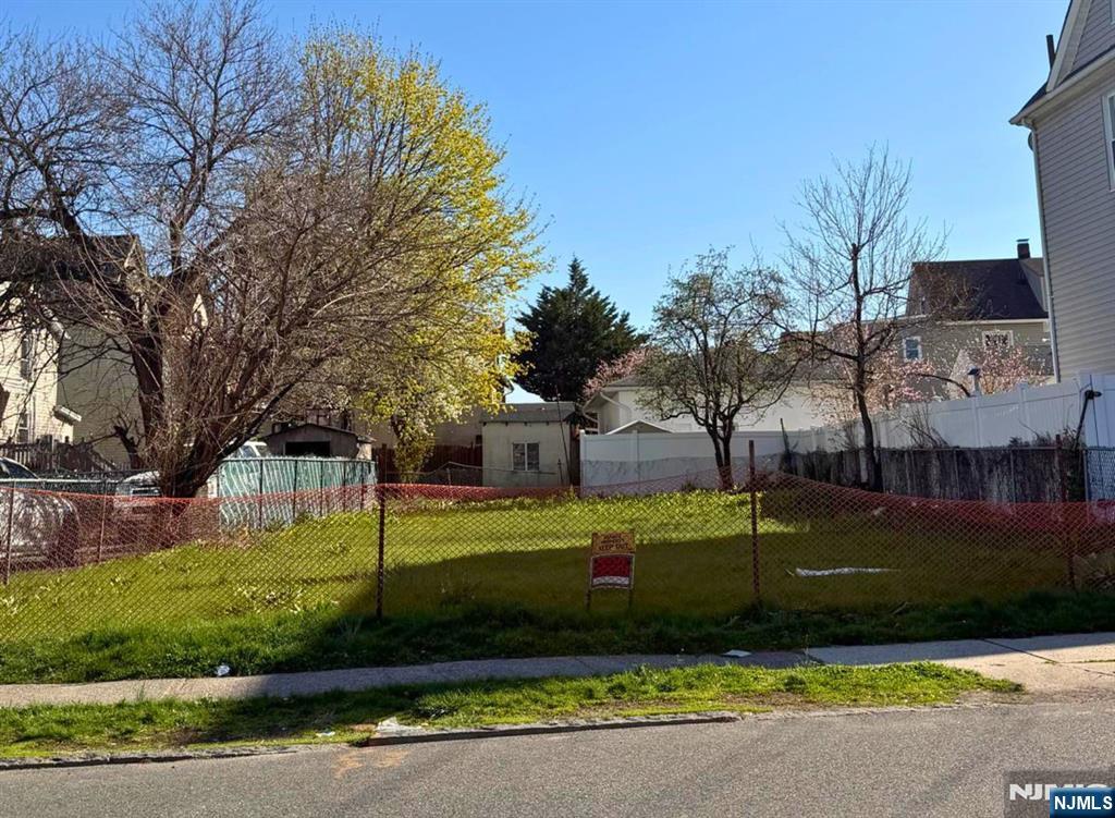 75 Campbell Ave, Hackensack, NJ 07601