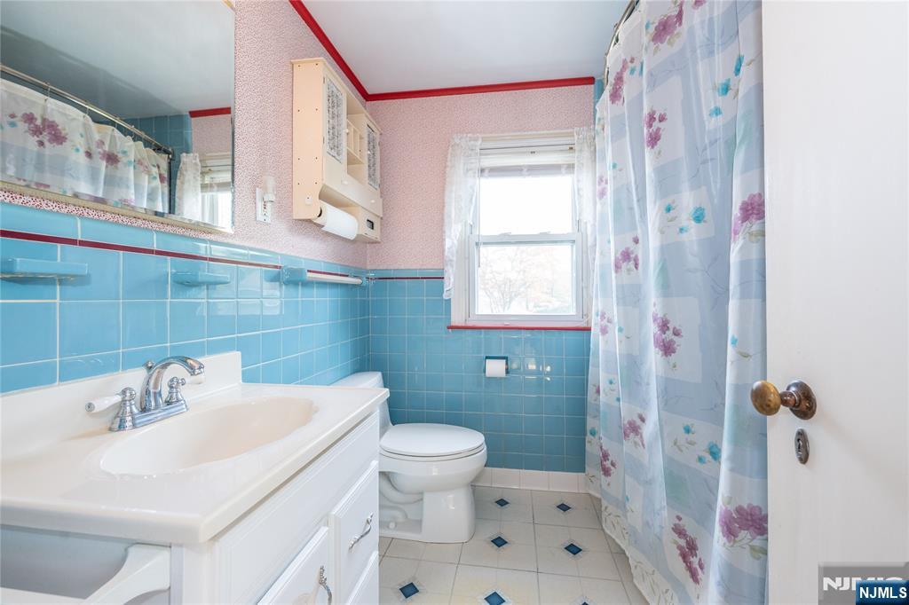 11 Oak Grove Road, Caldwell, NJ, 07006