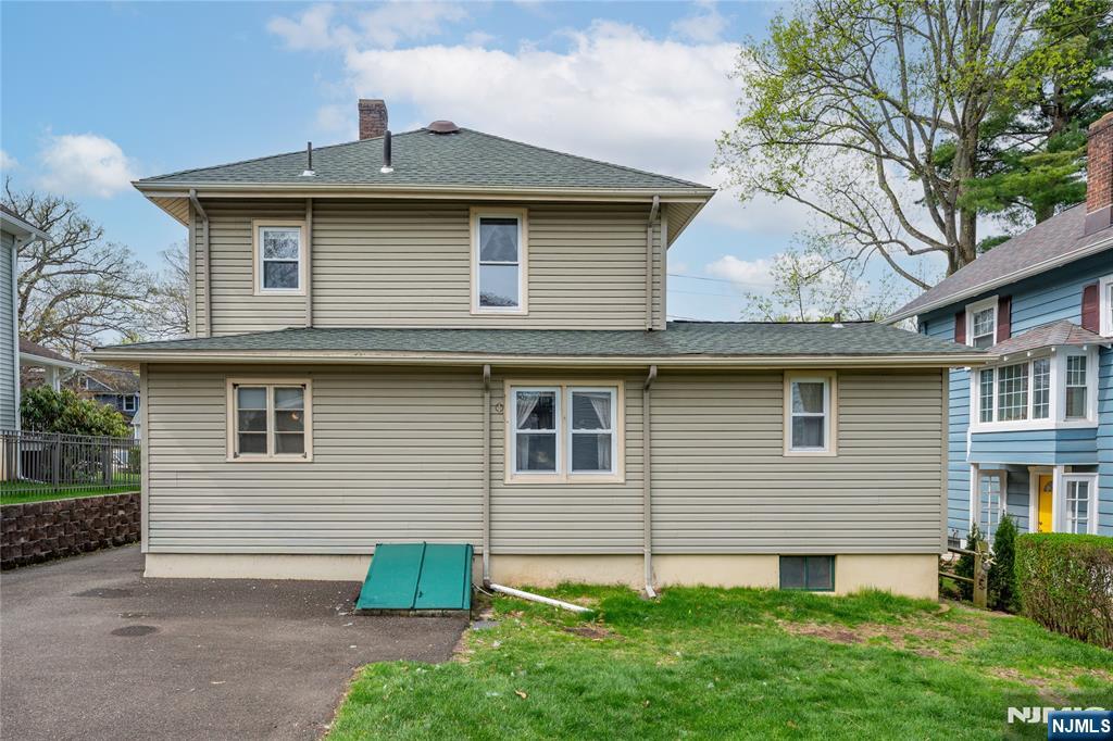 11 Oak Grove Road, Caldwell, NJ, 07006