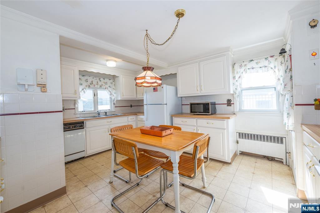 11 Oak Grove Road, Caldwell, NJ, 07006