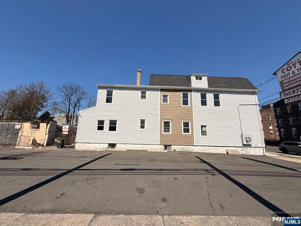 335 Myrtle Avenue - Photo 1