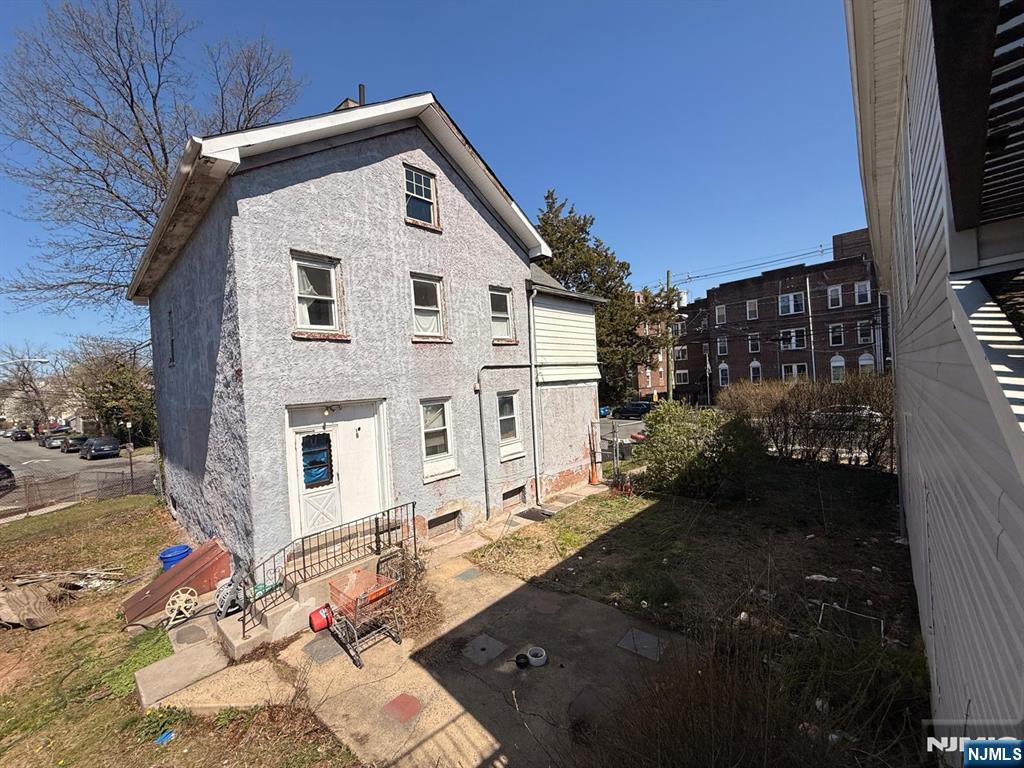 339 Myrtle Avenue - Photo 2