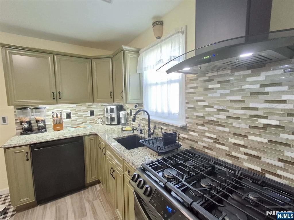 58 Lakewood Avenue - Photo 1