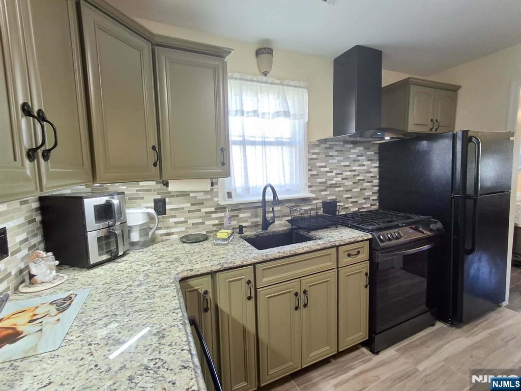 58 Lakewood Avenue - Photo 2