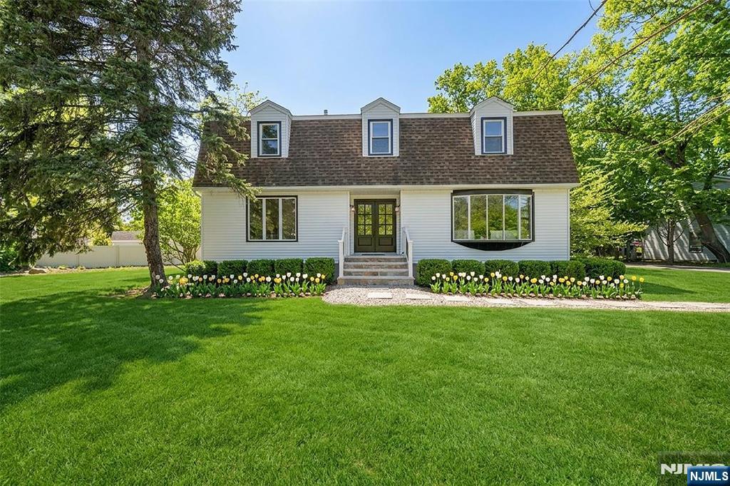 183 Wyckoff Avenue - Photo 2