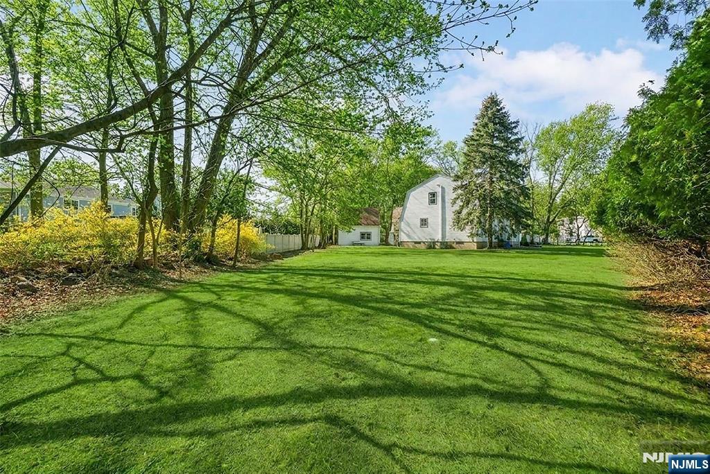 183 Wyckoff Avenue - Photo 3