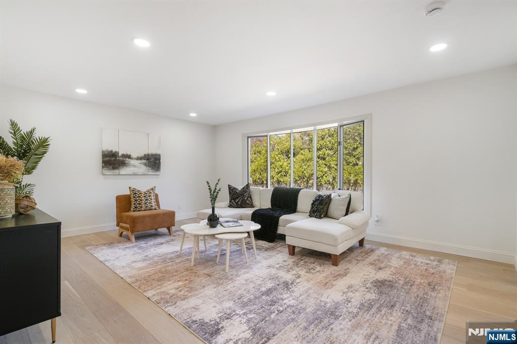 183 Wyckoff Avenue - Photo 5