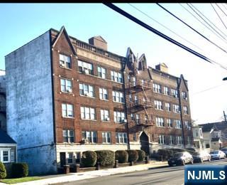 194 Davis Avenue - Photo 1