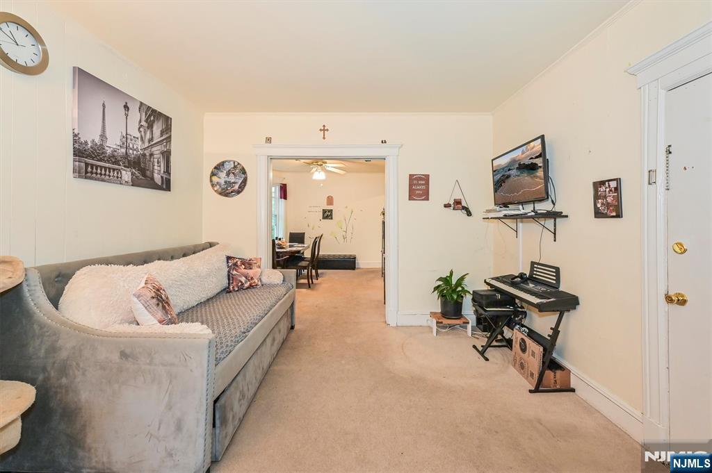 135 Cresskill Ave, Dumont, NJ 07628