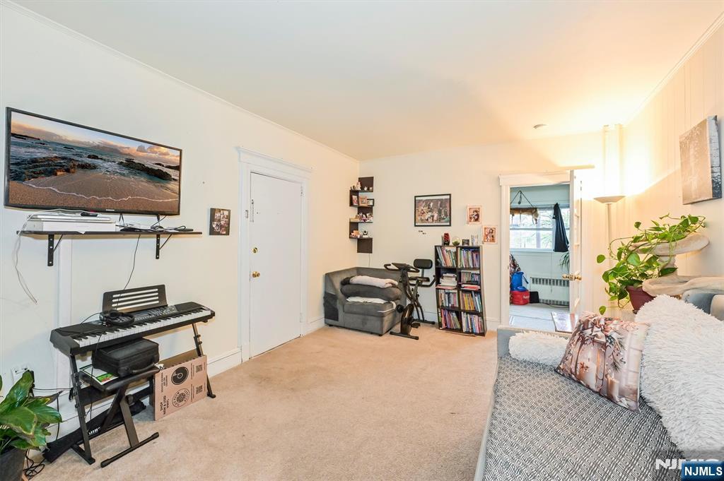 135 Cresskill Ave, Dumont, NJ 07628