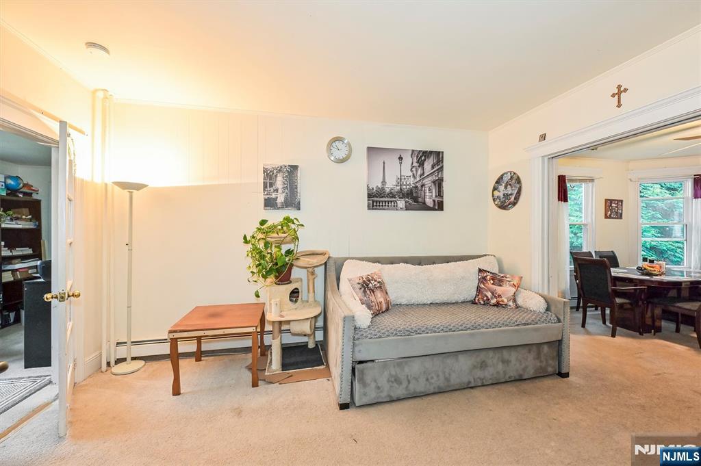 135 Cresskill Ave, Dumont, NJ 07628