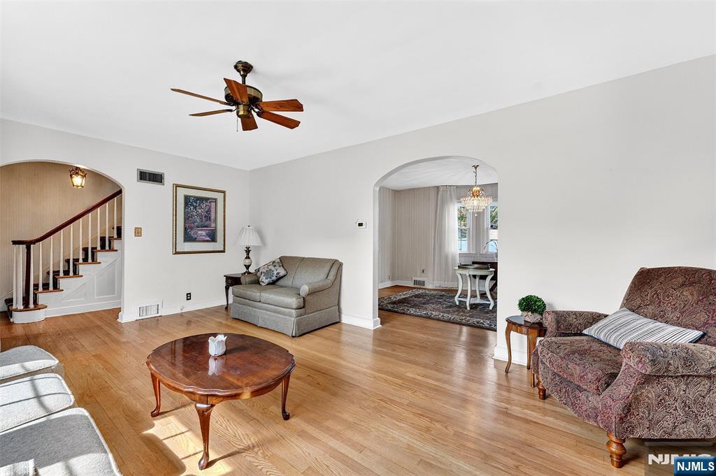 68 Ilford Avenue - Photo 2