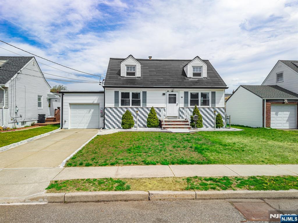 40 South Drive - Photo 1