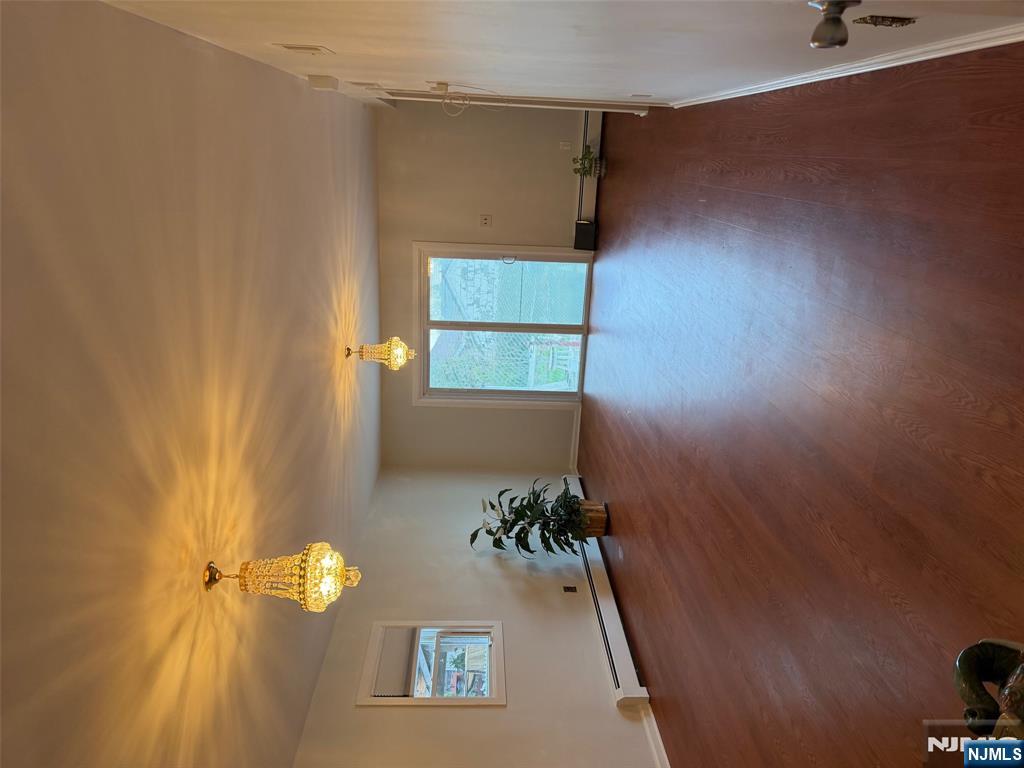 102 Harcourt Avenue - Photo 2