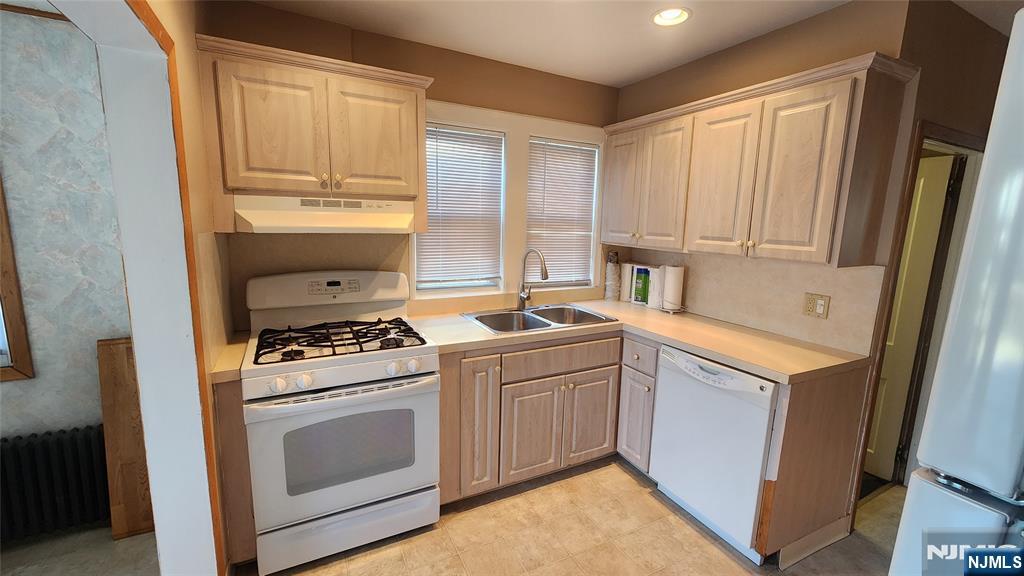 331 Sherman Avenue - Photo 3