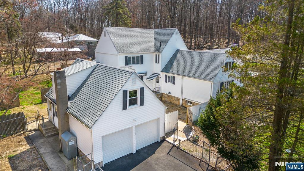 8 Stonehedge Lane - Photo 1