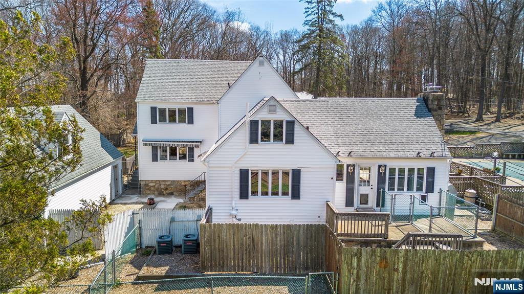 8 Stonehedge Lane - Photo 2