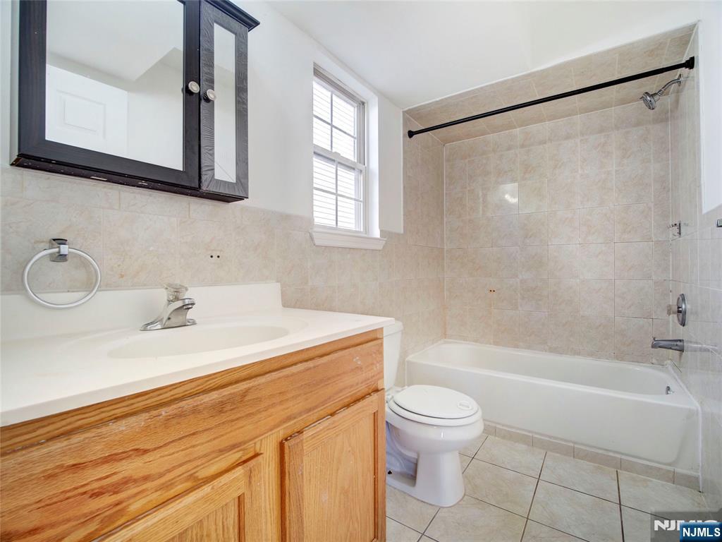 54-56 Bragaw Avenue - Photo 2