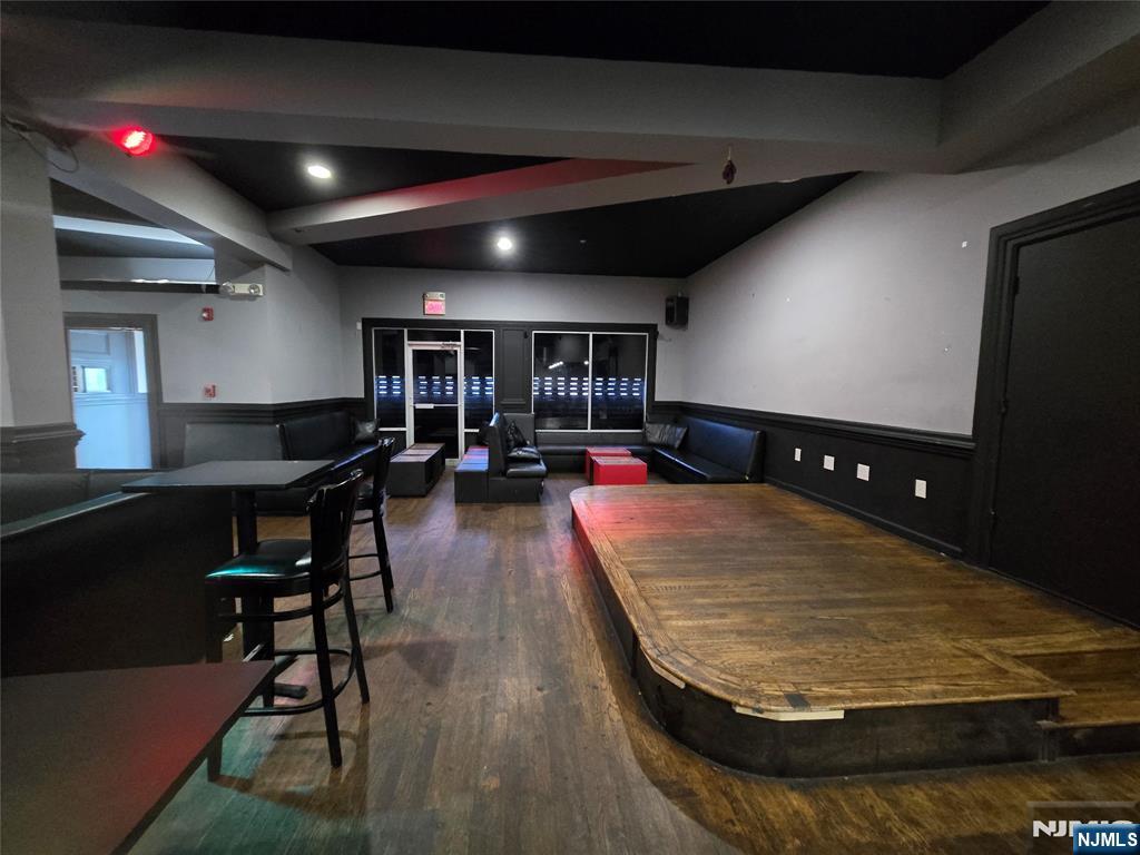 415-417 Halsey Street - Photo 3