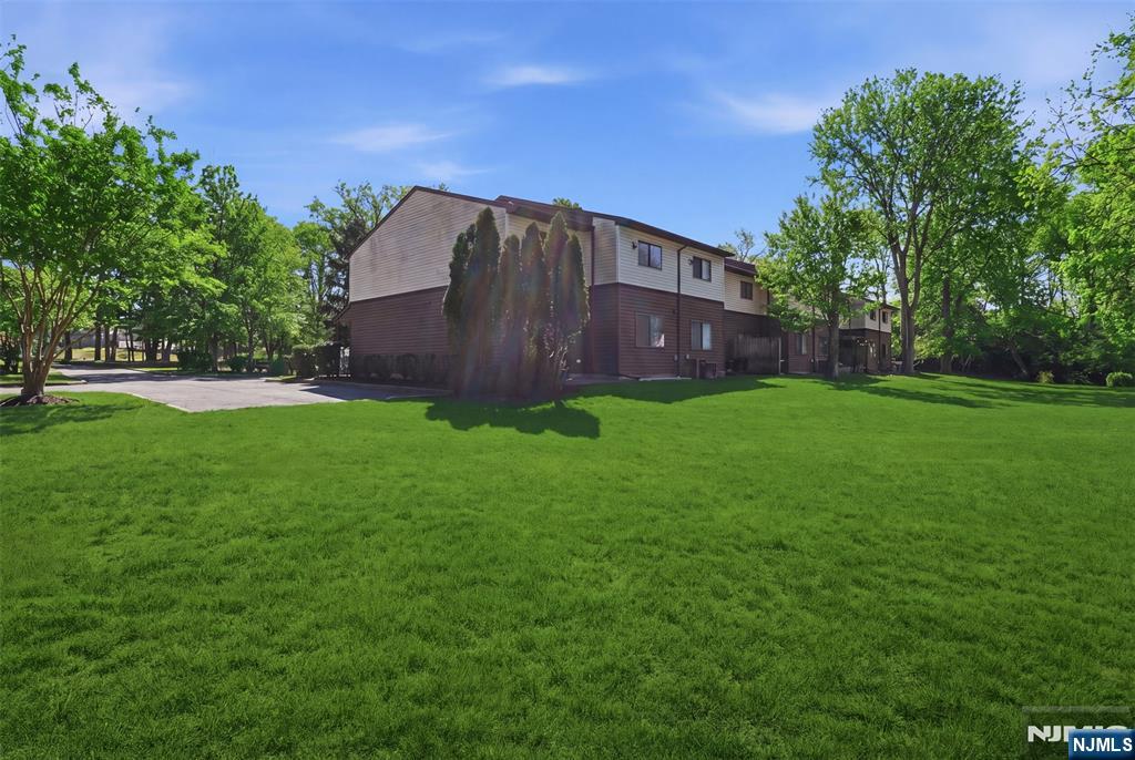 170 Knickerbocker Rd, Englewood, NJ 07631