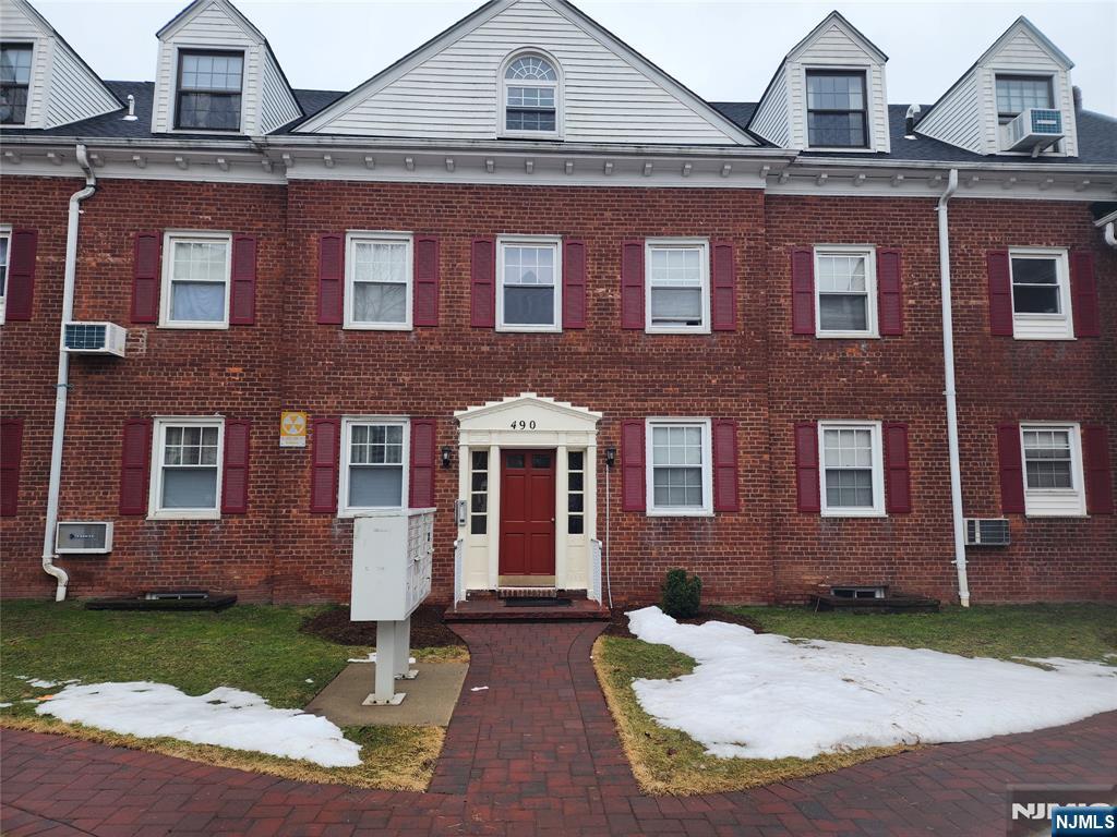 239 Lincoln Ave UNIT&nbsp;1, Newark City, NJ, 07104-3409