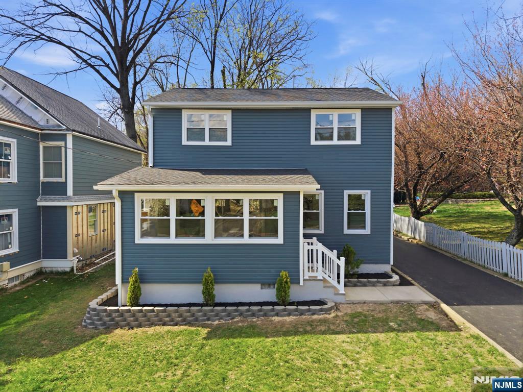 59 Erie Avenue - Photo 2