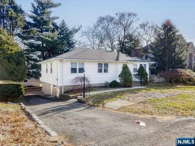 320 Clinton Pl, Newark City, NJ, 07112-1564