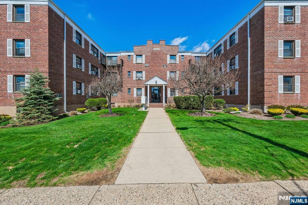 241 E Main Street 2B - Photo 1