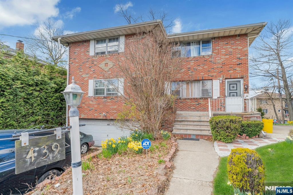 2 Van Valkenburgh Avenue, Bergenfield, NJ, 07621