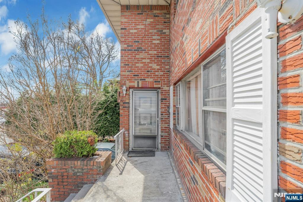 439 Bergen Boulevard - Photo 3