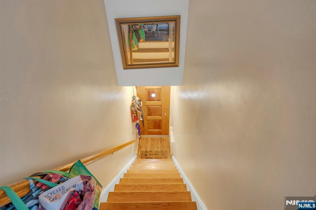 439 Bergen Boulevard - Photo 4