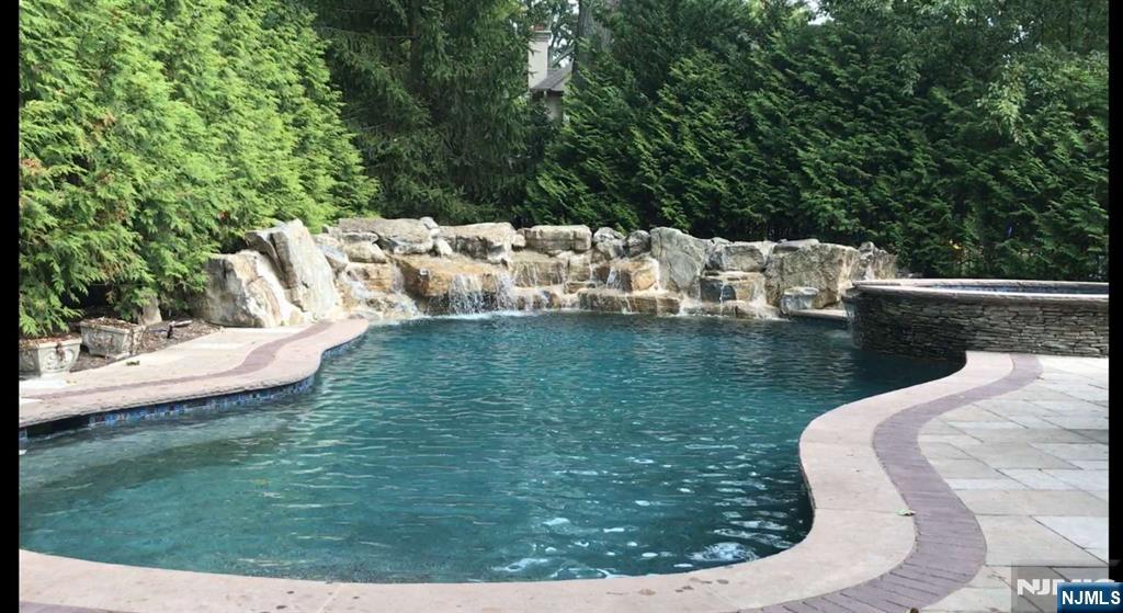 8 Wainwright Court - Photo 2