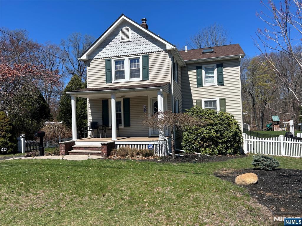 38 Maple Avenue