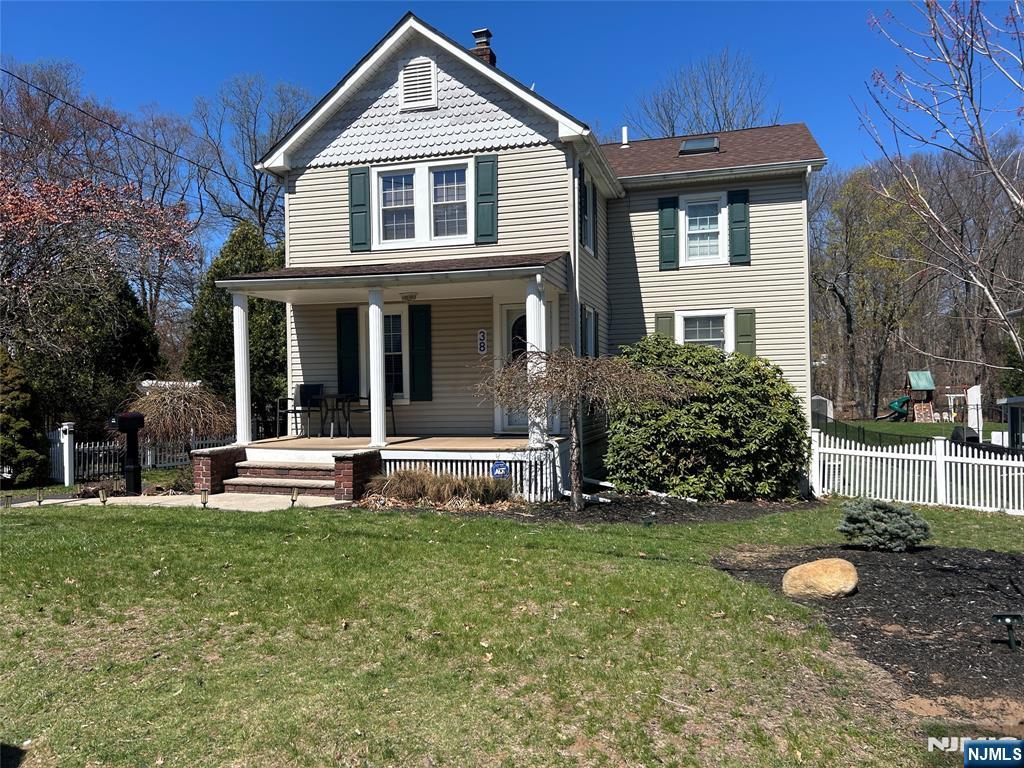38 Maple Avenue