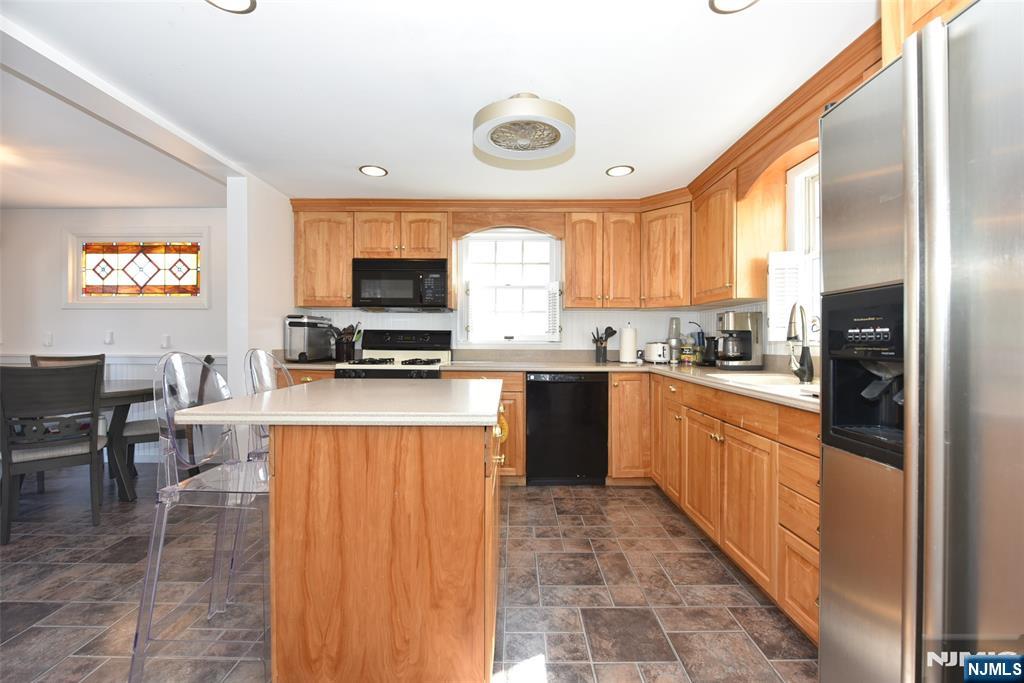 38 Maple Avenue