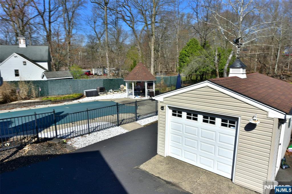 38 Maple Avenue