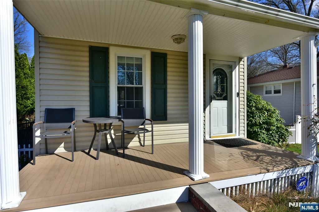 38 Maple Avenue