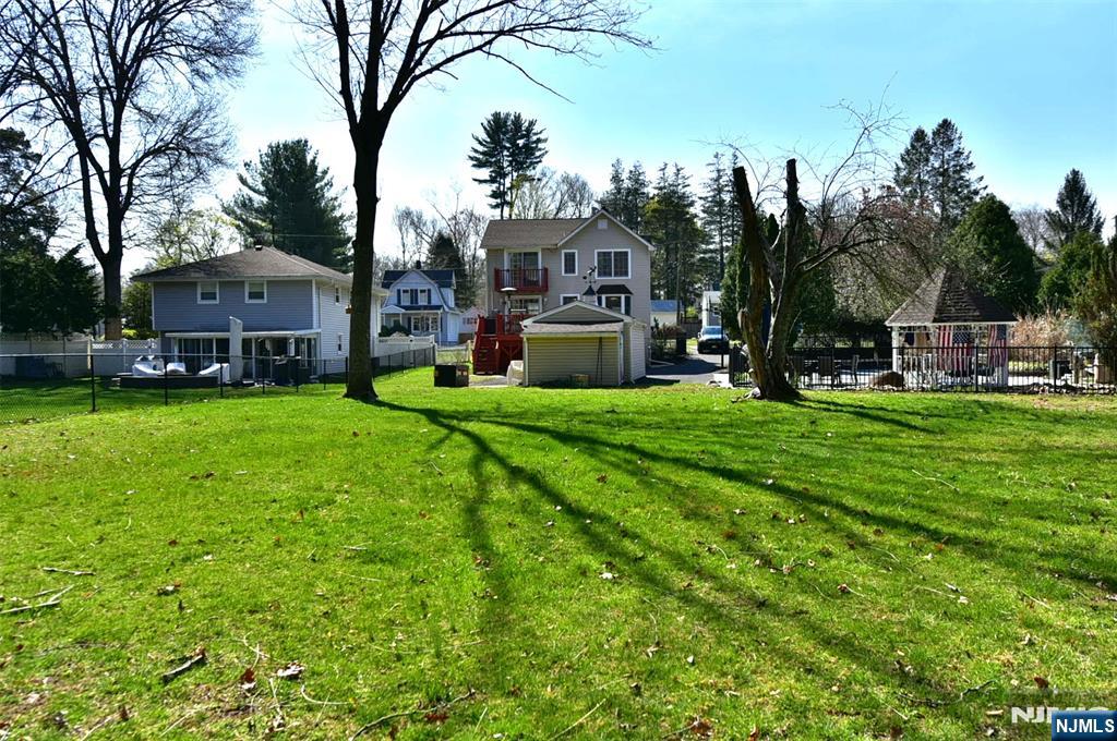 38 Maple Avenue