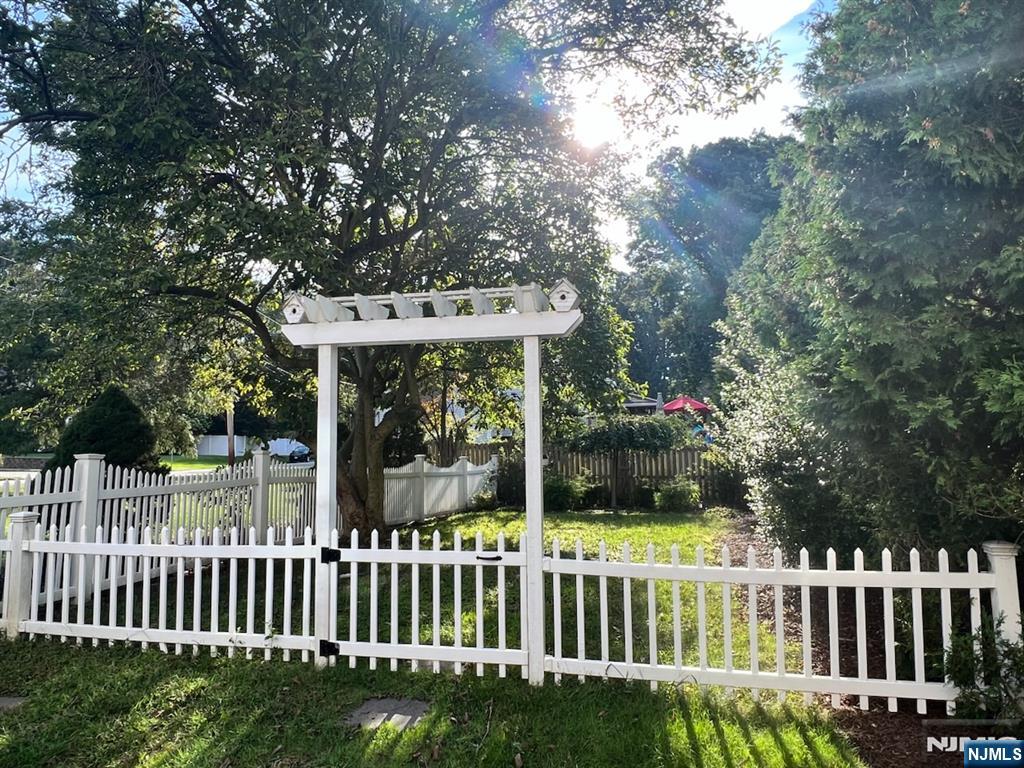 38 Maple Avenue