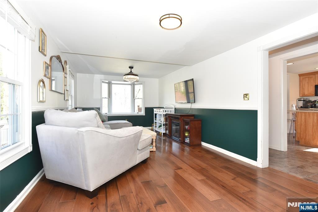 38 Maple Avenue