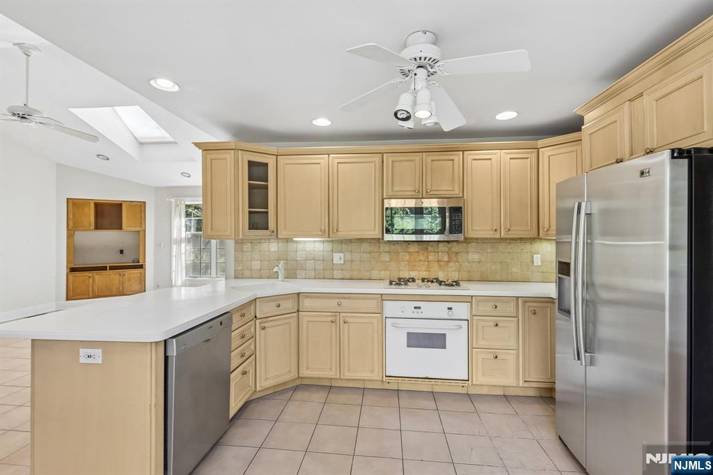 162 Anderson Avenue — photo 12
