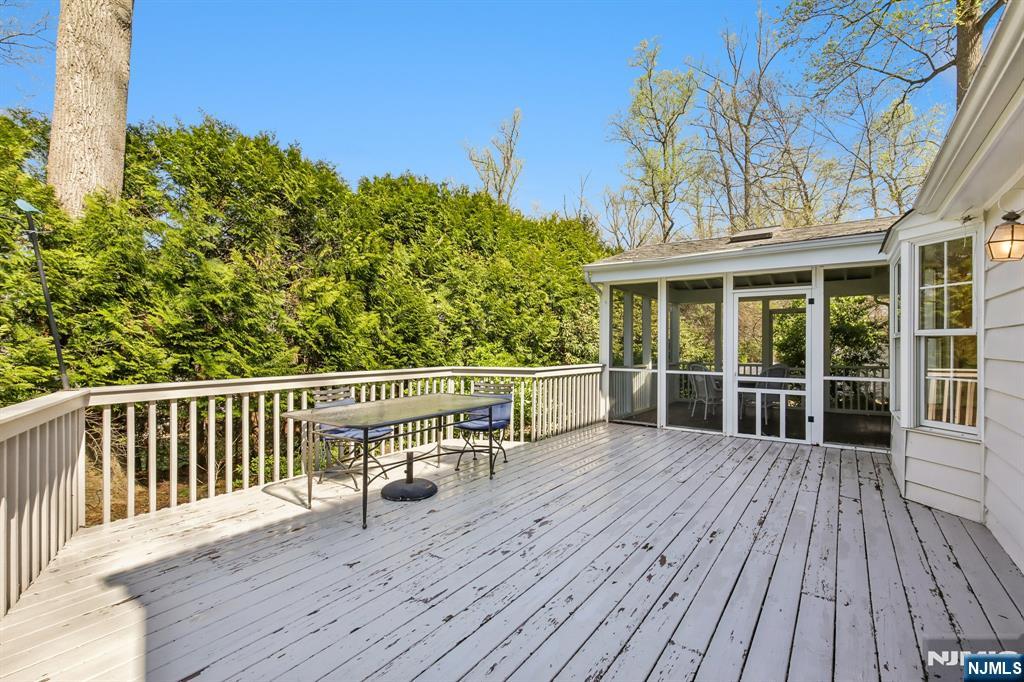 162 Anderson Avenue — photo 20