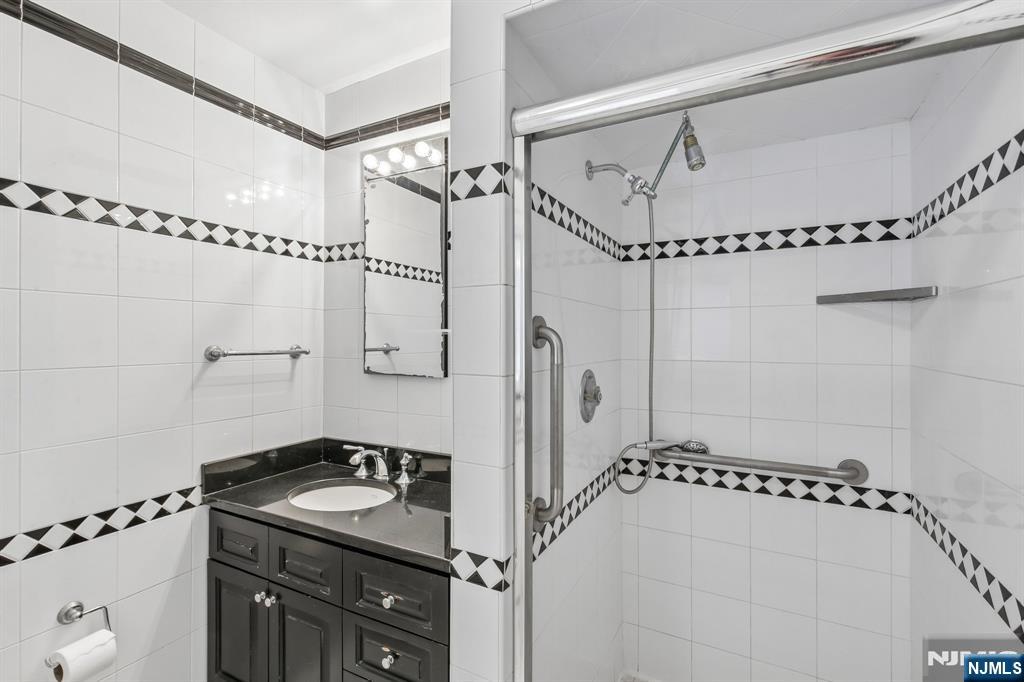162 Anderson Avenue — photo 27