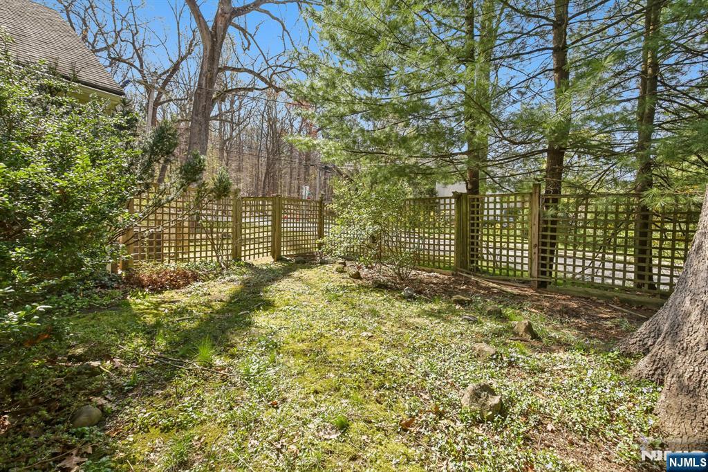 162 Anderson Avenue — photo 41